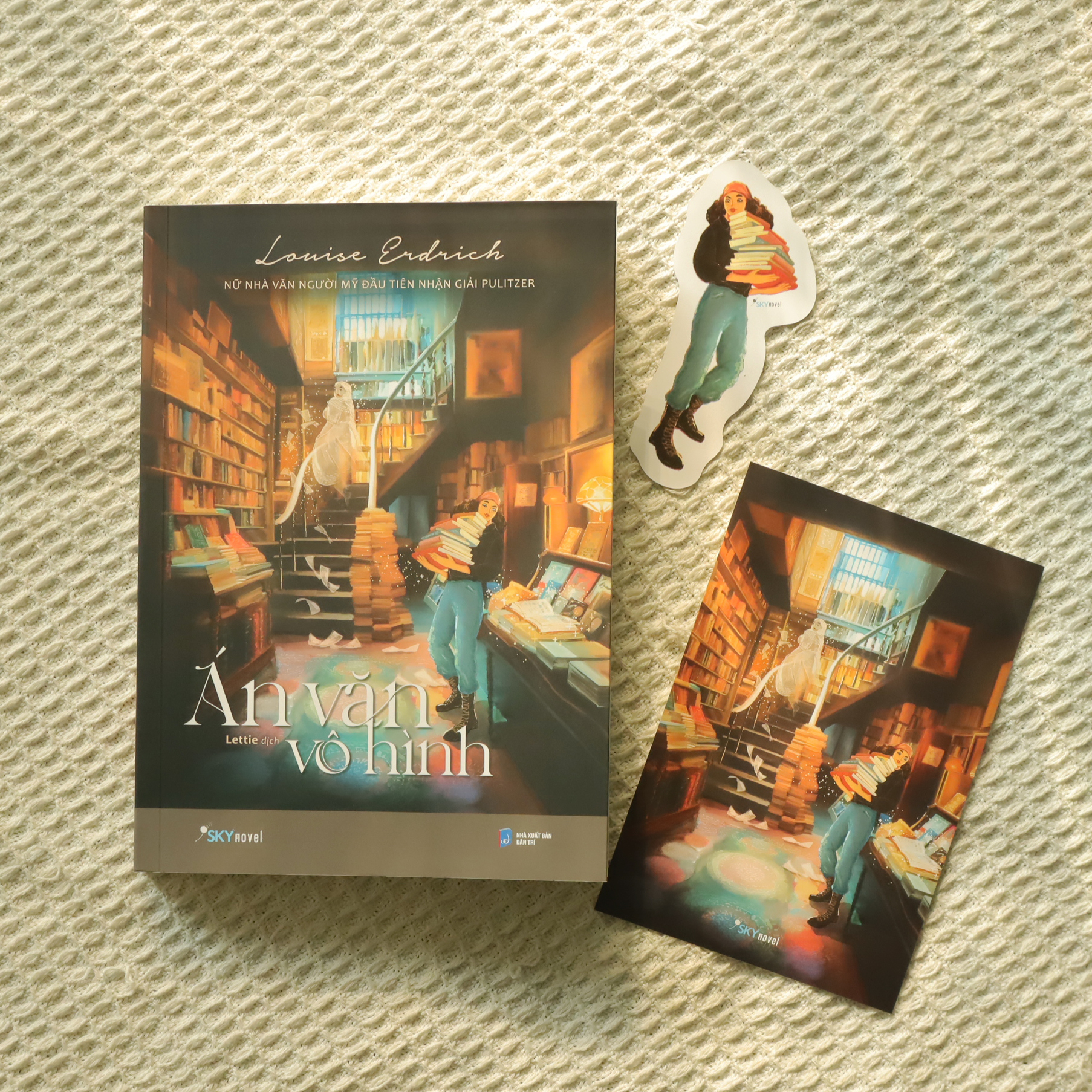 án văn vô hình - tặng kèm bookmark bế khuôn + postcard - Ảnh 5