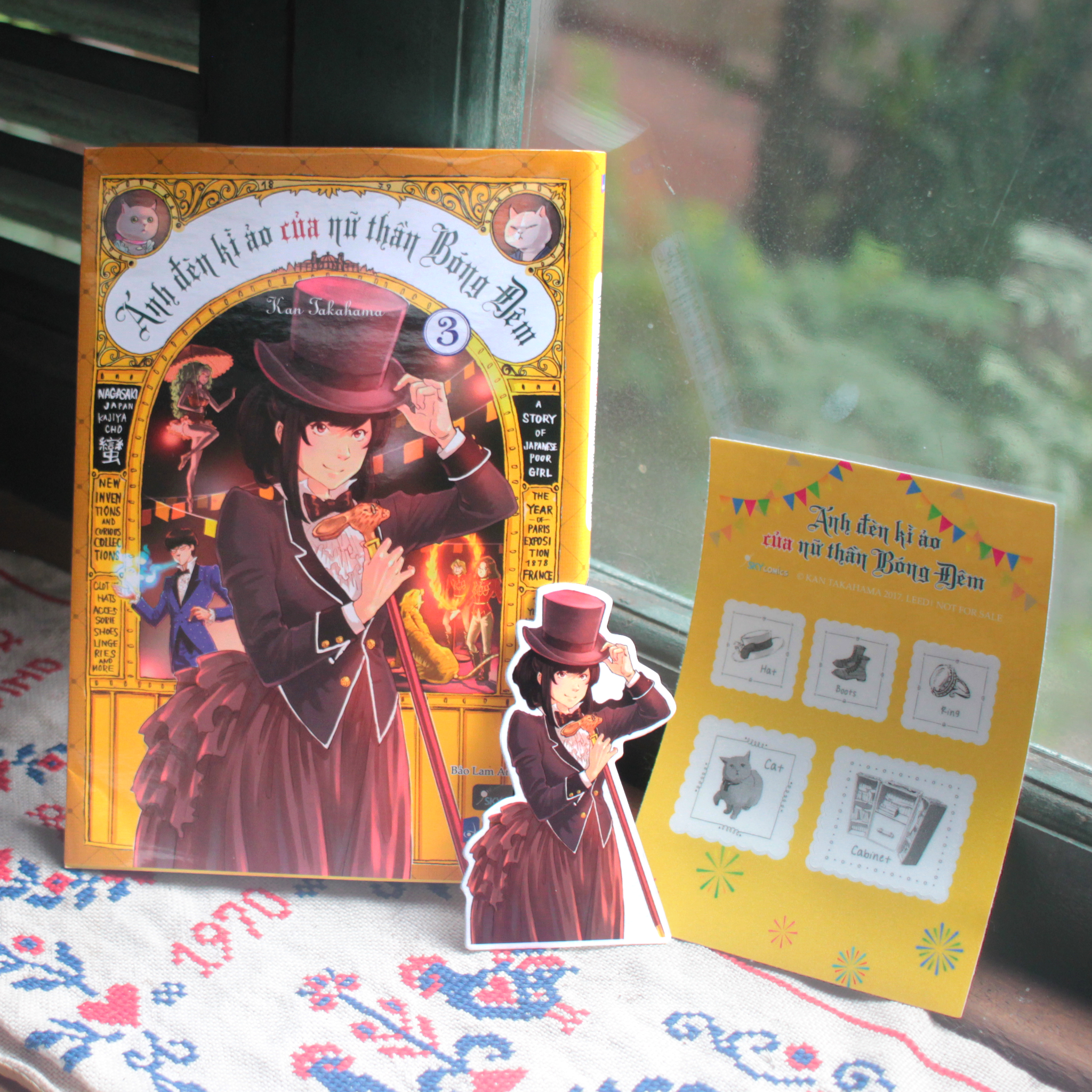 Bộ
						
										
										Ánh Đèn Kì Ảo Của Nữ Thần Bóng Đêm - Tập 3 - Tặng Kèm Bookmark Bồi Cứng + Sticker Phủ Nhũ - Ảnh 5