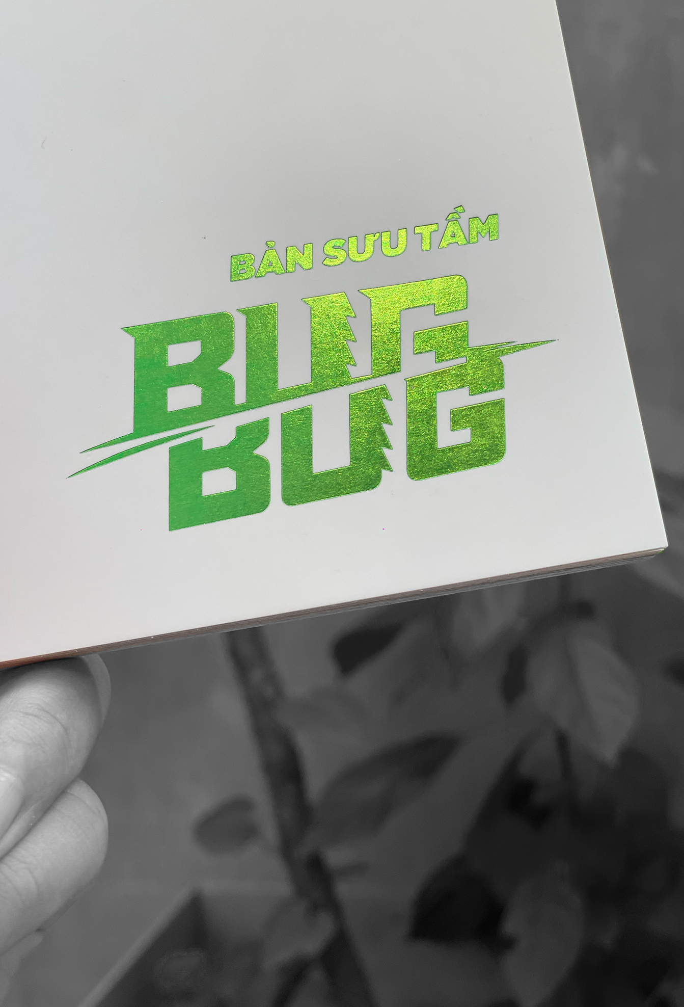 Bộ Bug/Bug - Tập 1 - Bản Sưu Tầm - Bìa Cứng - Tặng Kèm 2 Bookmark Mini + 2 Con Tem + 1 Standee Giấy + 1 Mô Hình Resin DIY - Ảnh 8