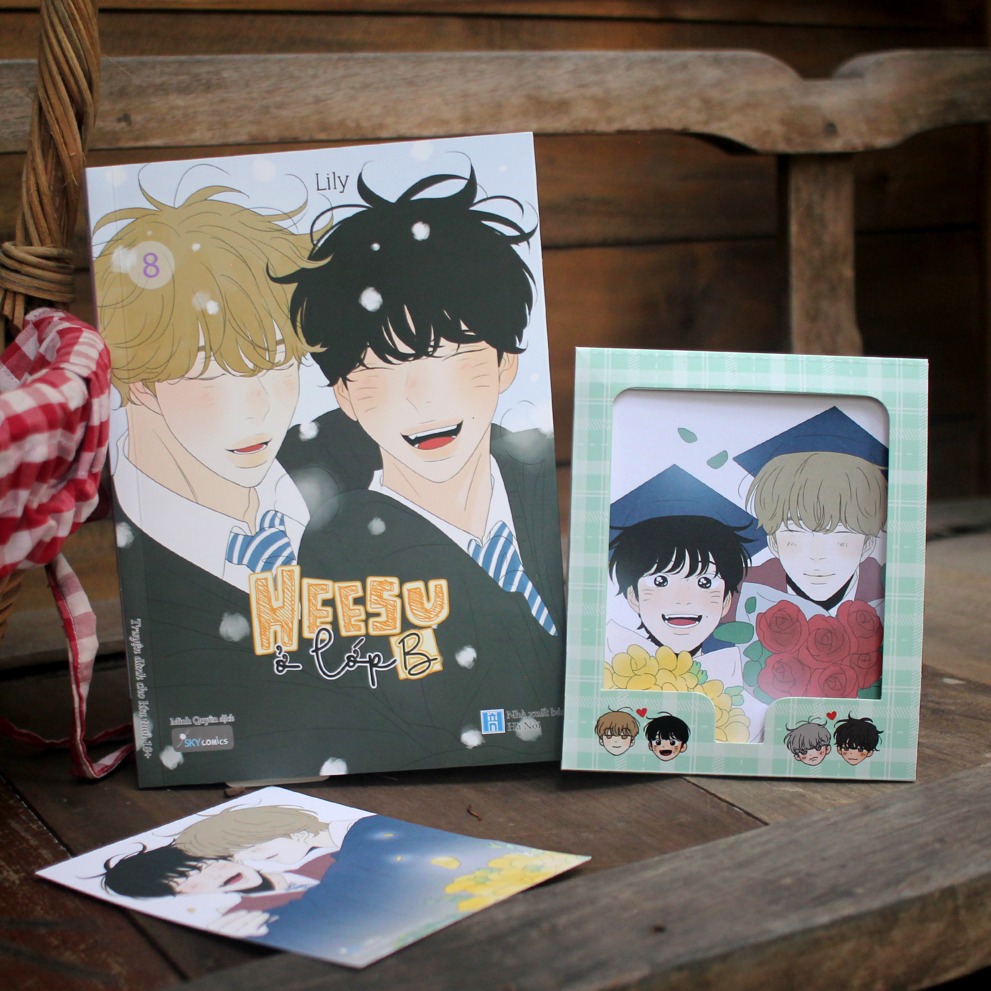 Bộ Heesu Ở Lớp B - Tập 8 - Tặng Kèm 1 Postcard Bồi Cứng + 1 Bookmark Nhân Vật Bồi Cứng + 1 Khung Ảnh Giấy + 2 Postcard Giấy Mĩ Thuật - Ảnh 5