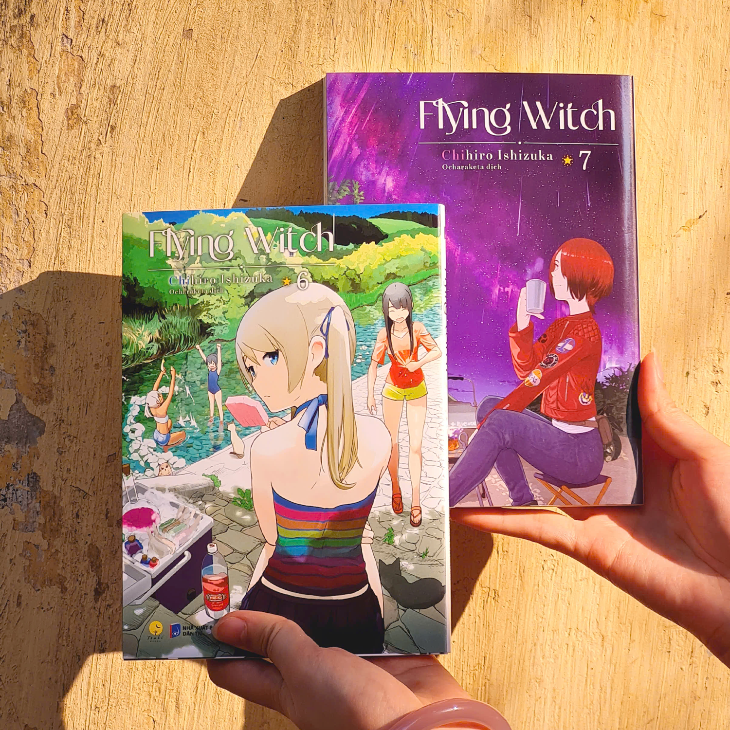 Bộ Bộ Manga - Flying Witch - Tập 6 + Tập 7 (Bộ 2 Tập) - Bản Đặc Biệt - Tặng Kèm Postcard Bồi Cứng - Ảnh 6
