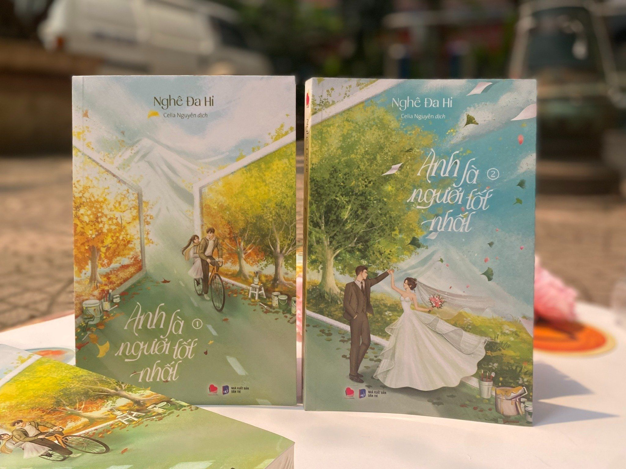Bộ Sách Anh Là Người Tốt Nhất - Tập 1 + Tập 2 (Bộ 2 Tập) - Bản Đặc Biệt - Tặng Kèm Bookmark Pallet Pha Màu + Bookmark Bóng Rổ + Postcard + Huy Hiệu Chibi - Ảnh 9
