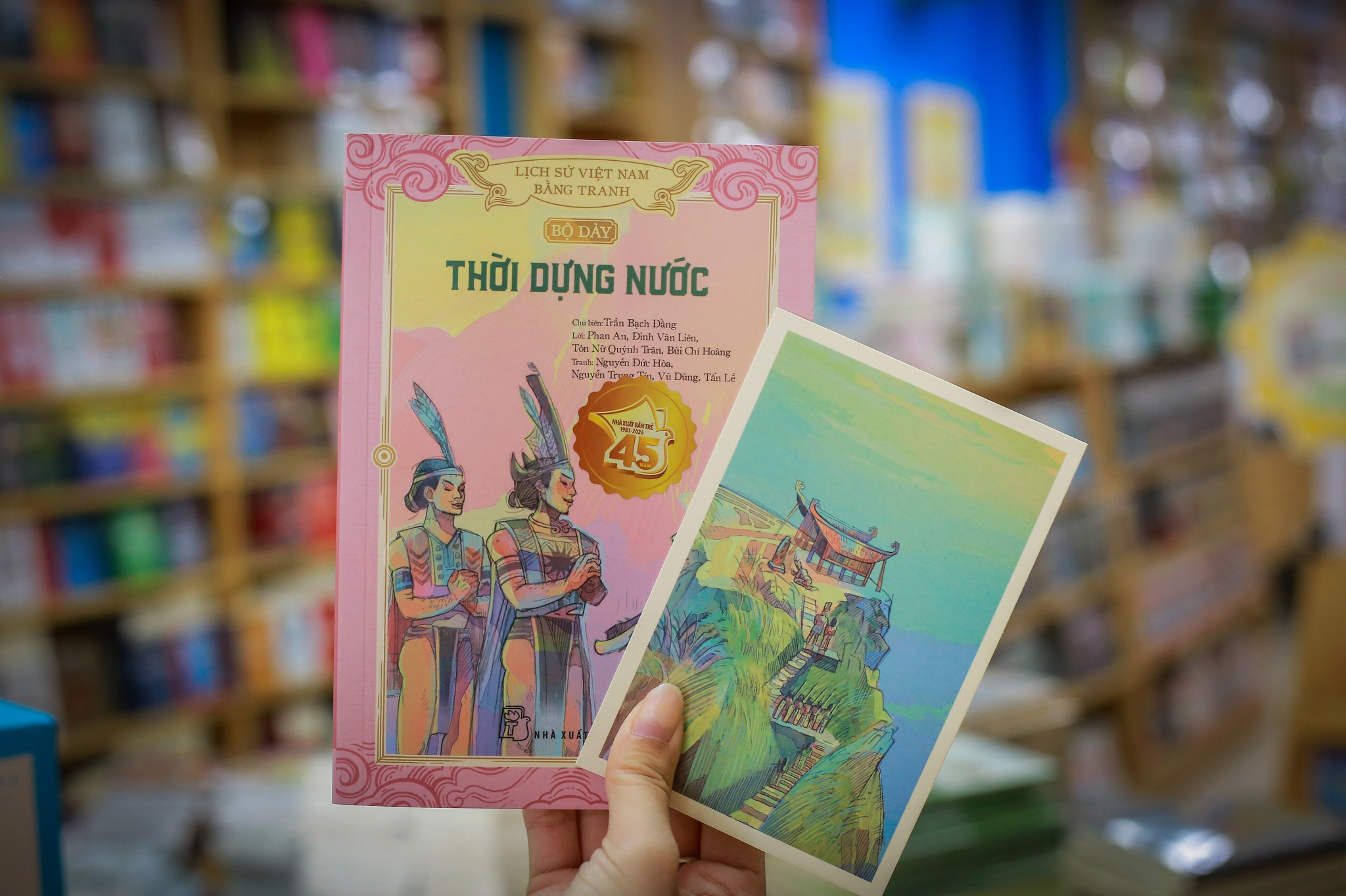 Boxset Lịch Sử Việt Nam Bằng Tranh - Bộ Dày (Hộp 12 Cuốn) - Tặng Kèm 12 Postcard - Ảnh 8