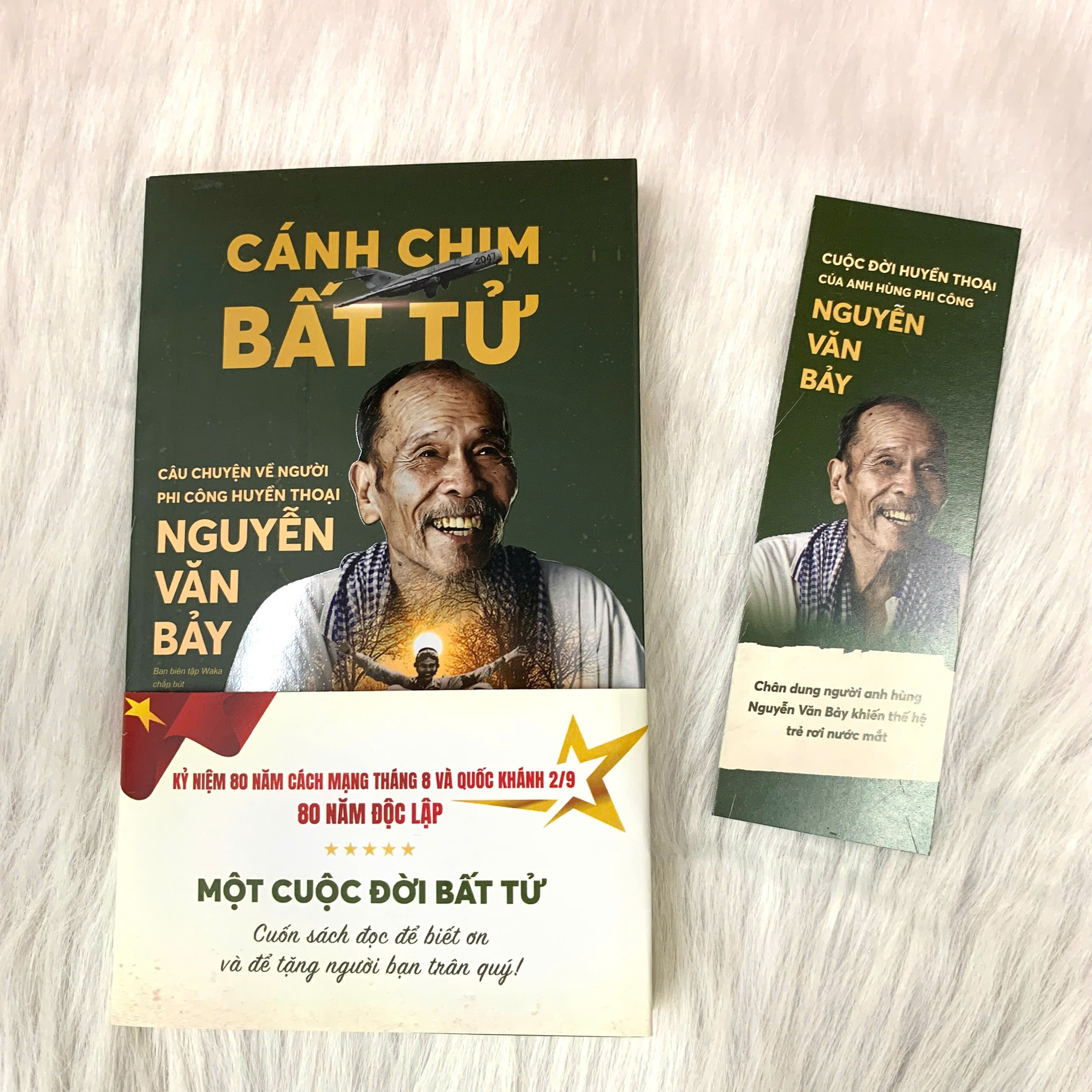 Cánh Chim Bất Tử - Câu Chuyện Về Người Phi Công Huyền Thoại Nguyễn Văn Bảy - Phiên Bản Kỷ Niệm 80 Năm - Tặng Kèm Bookmark + Postcard - Ảnh 10