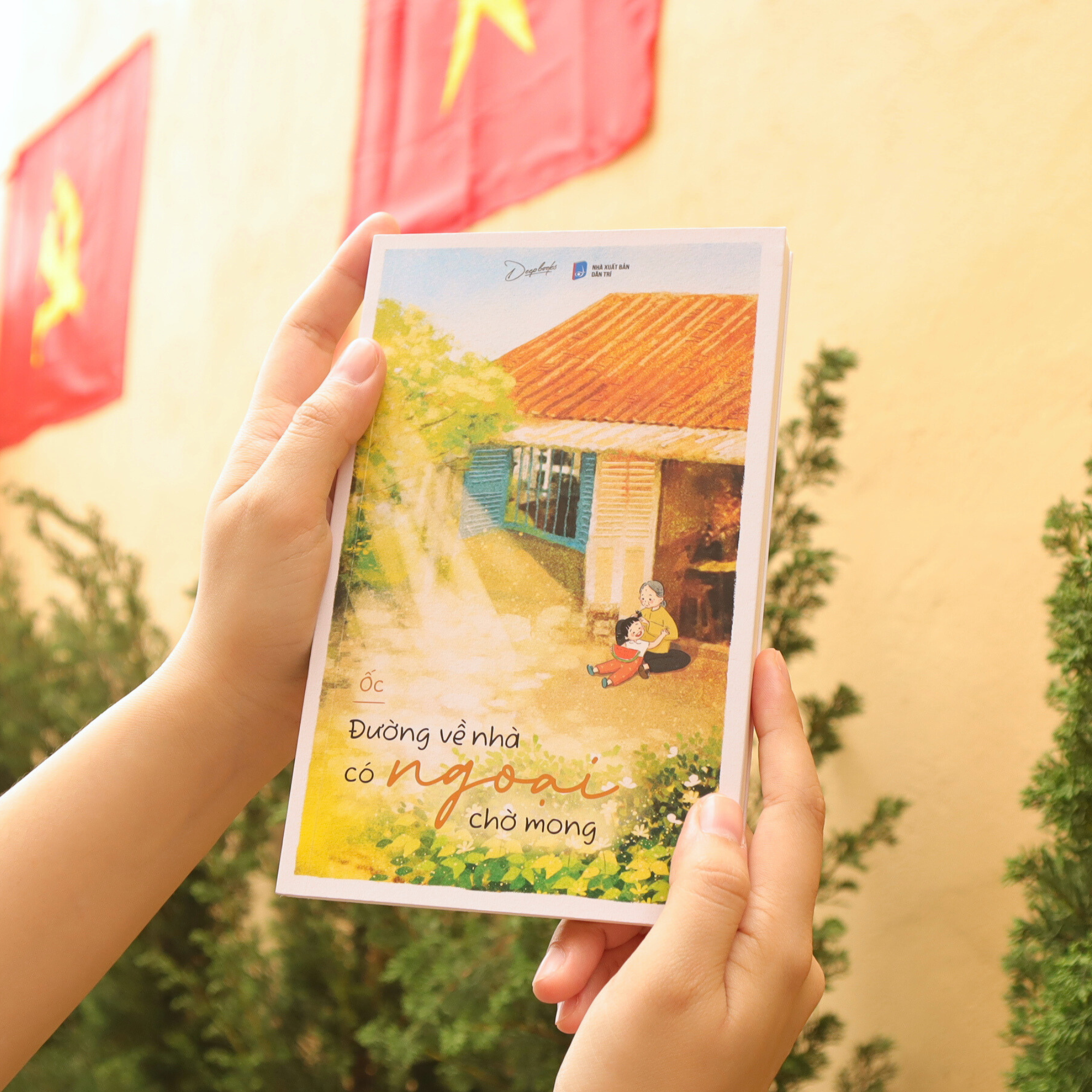 đường về nhà có ngoại chờ mong - bản đặc biệt - tặng kèm bookmark + postcard - Ảnh 8