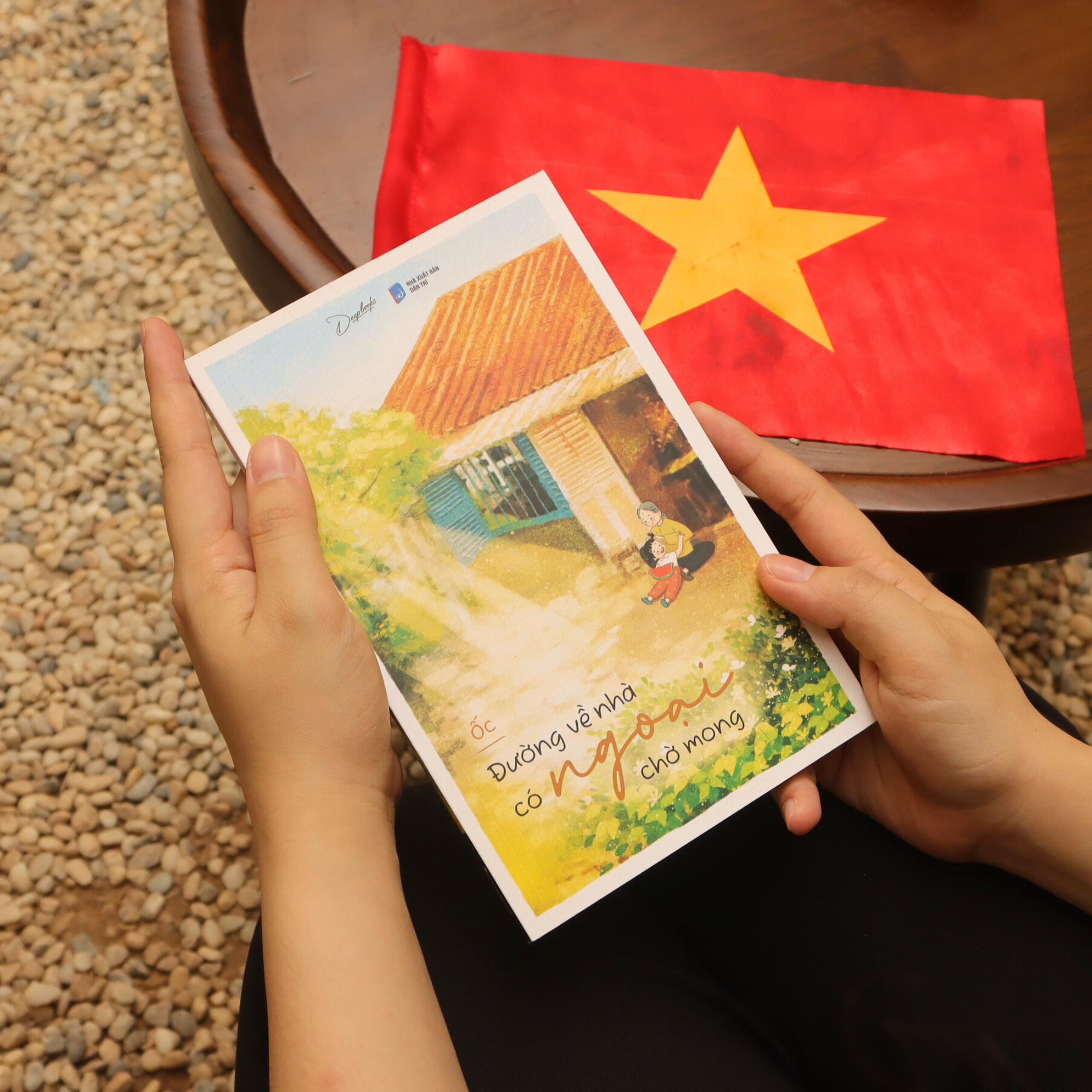 đường về nhà có ngoại chờ mong - tặng kèm bookmark - Ảnh 6