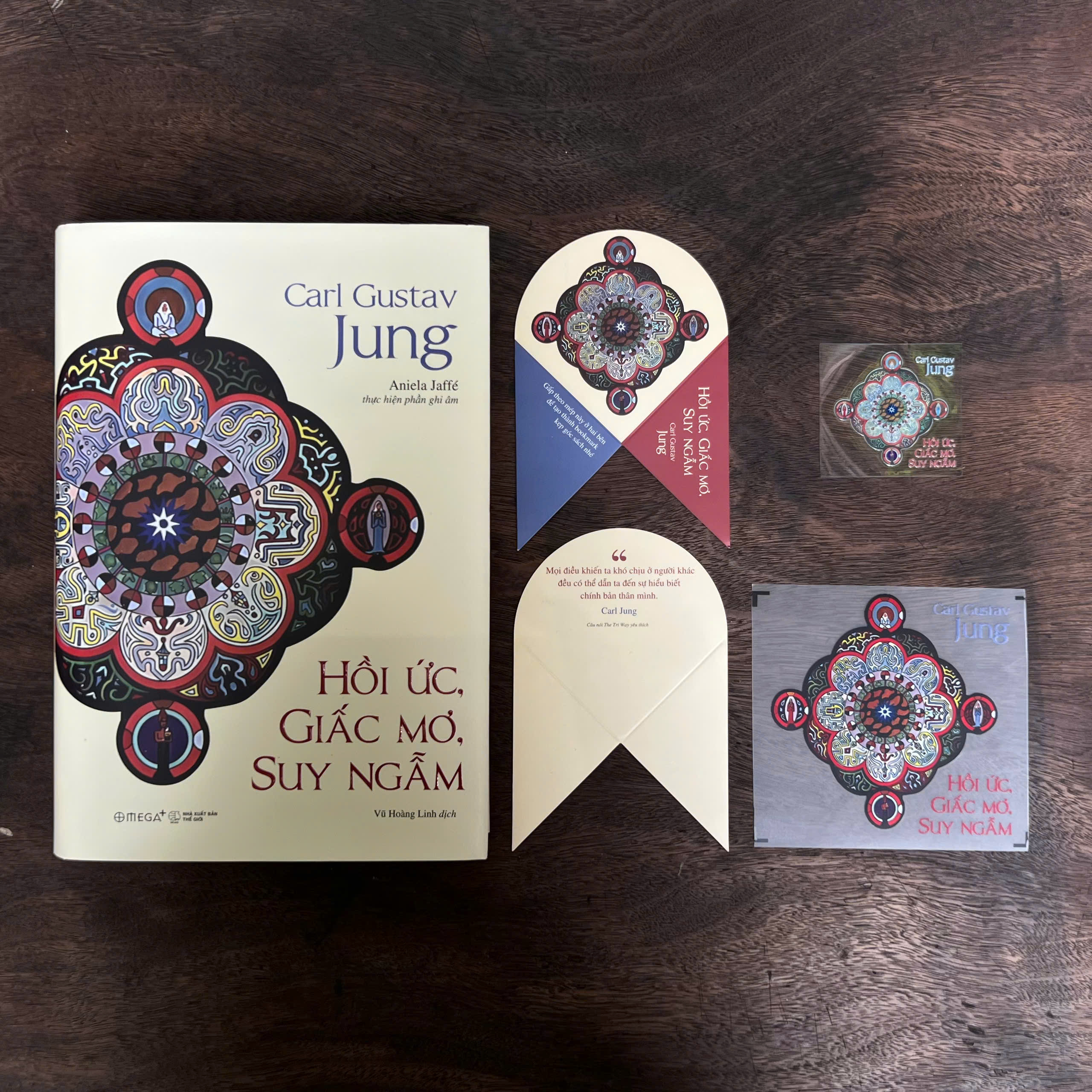 Hồi Ức, Giấc Mơ, Suy Ngẫm - Bìa Cứng - Tặng Kèm Bookmark Kẹp Góc Sách + Hình Mandala Bìa Sách Ủi Lên Túi Vải Hoặc Áo + Hình Mandala Bìa Sách Dán Ly - Ảnh 5