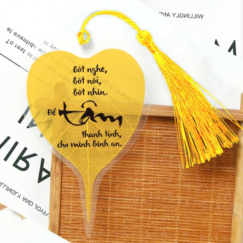 Lá Hoa Trên Đường Về - Tặng Kèm Bookmark Lá Bồ Đề Random 1 Trong 3 Mẫu + Bookmark + Postcard - Ảnh 4