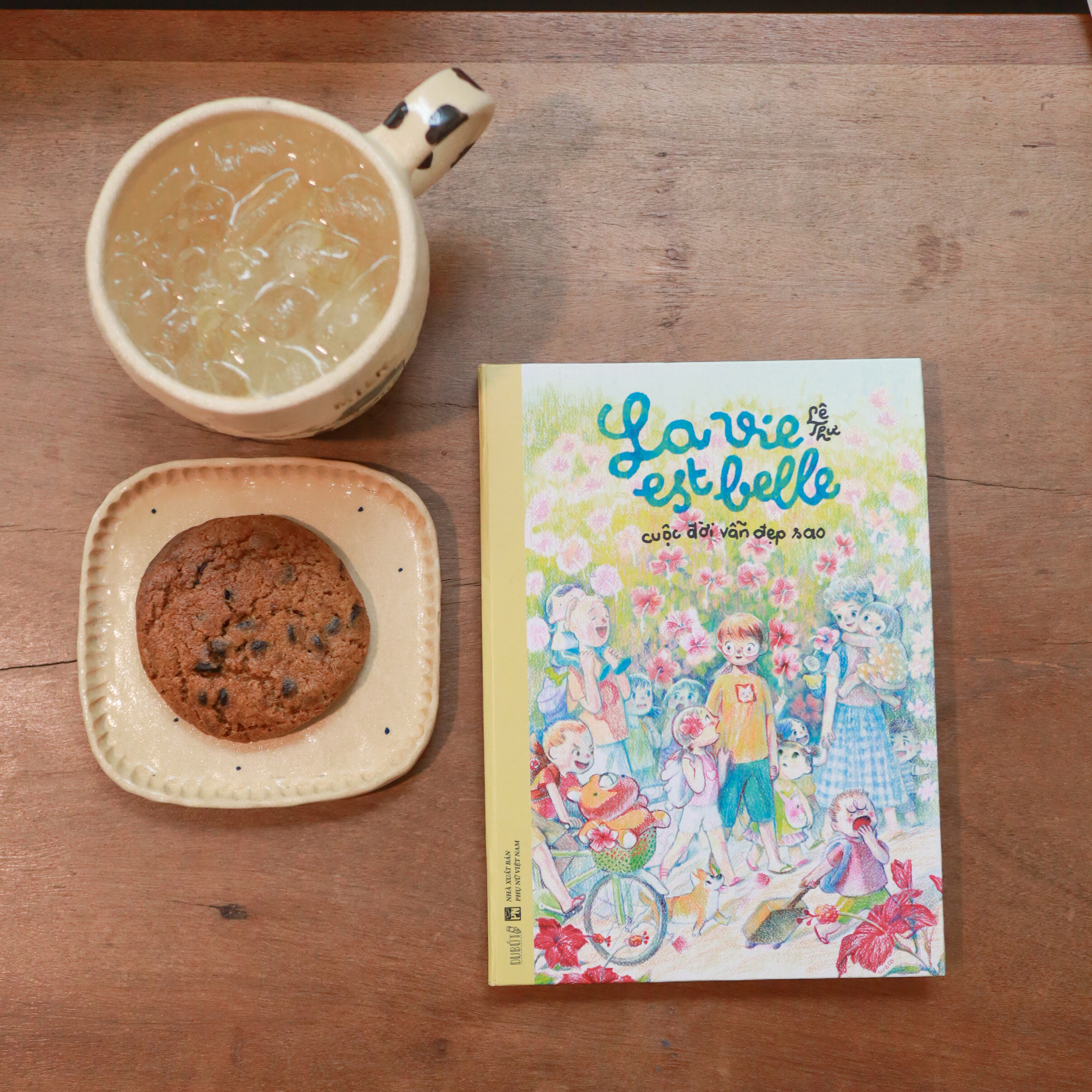 La Vie Est Belle - Cuộc Đời Vẫn Đẹp Sao - Bìa Cứng - Ảnh 7