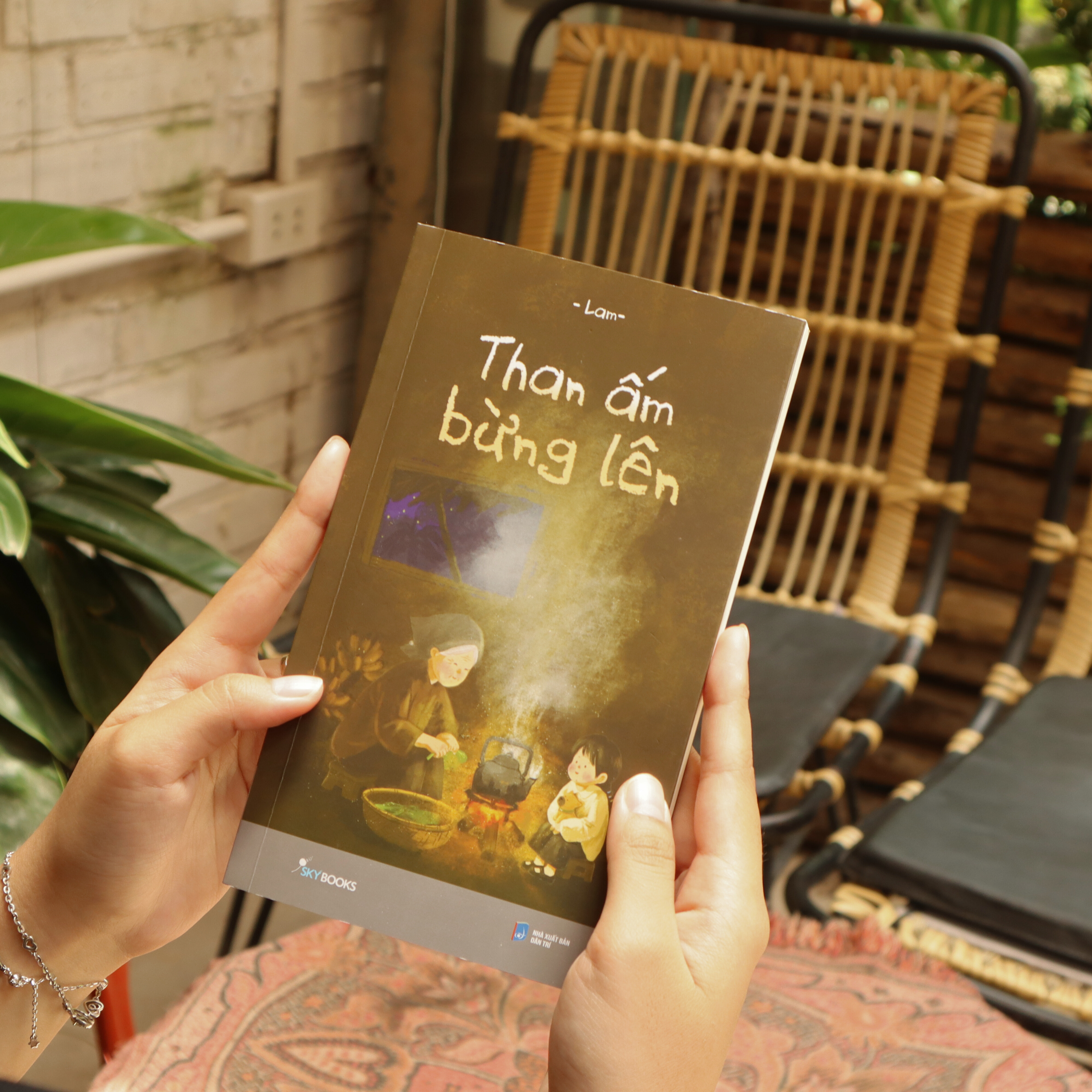 Than Ấm Bừng Lên - Bản Đặc Biệt - Tặng Kèm Bookmark + Sổ Thơ + Sticker - Ảnh 7